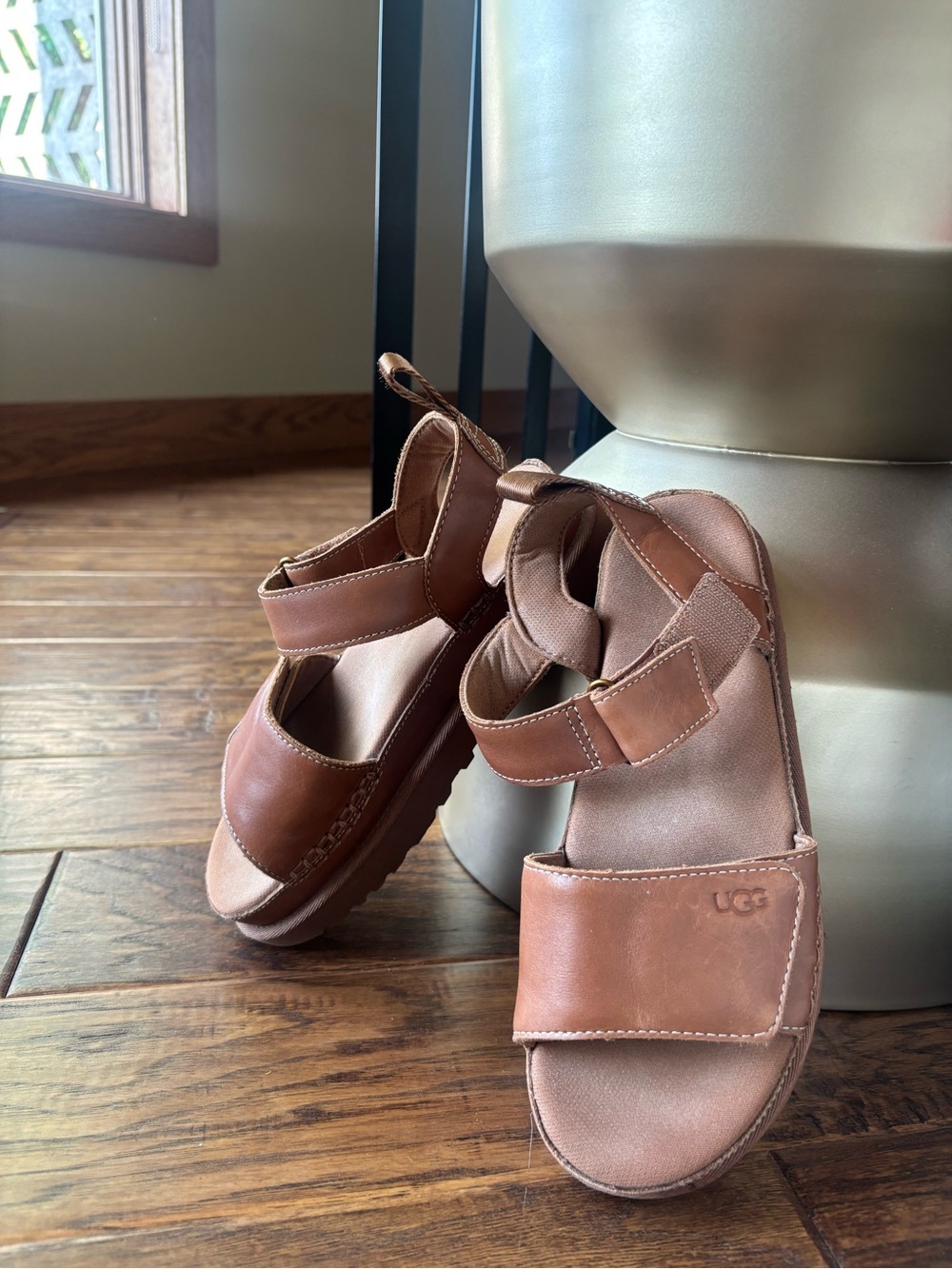 UGG Goldenstar Platform Sandal Sz 8 GUC! - Picture 4 of 11